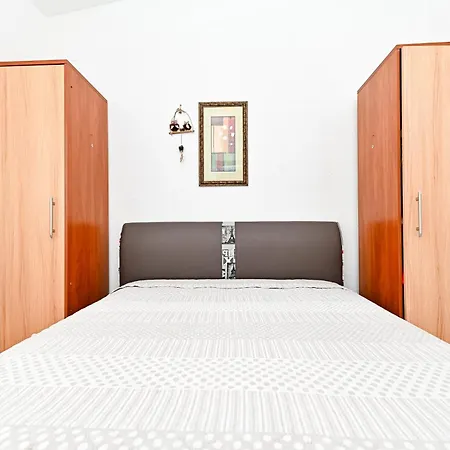 Apartament Nikola 2 Ražanac