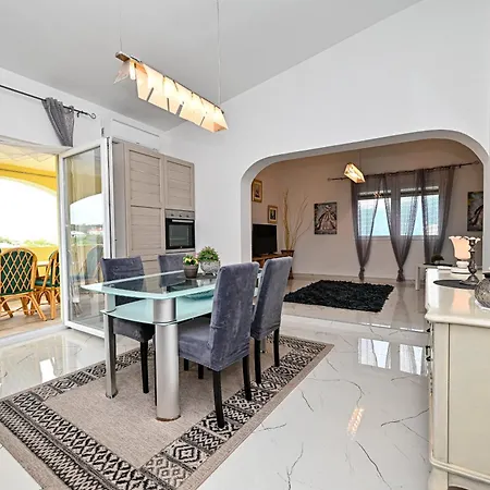 Apartamento Nikola 2 *