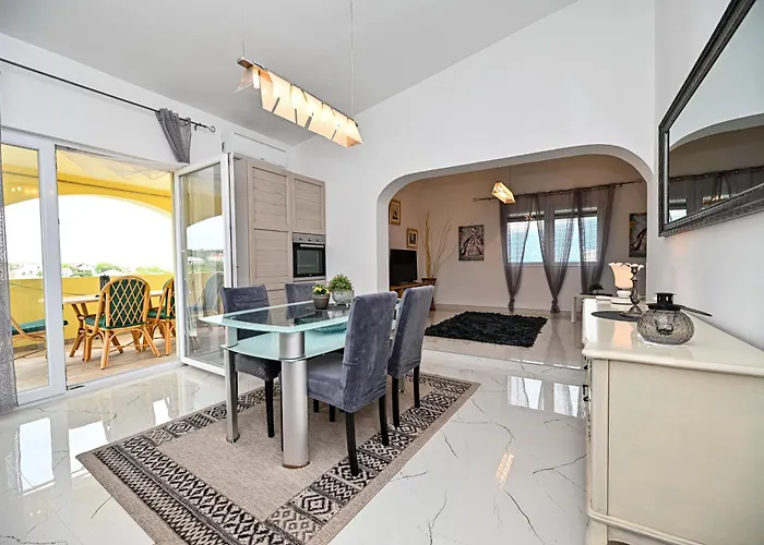 Apartamento Nikola 2 *